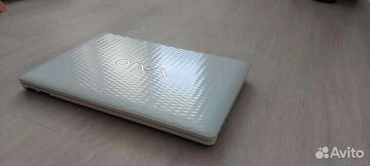 Ноутбук Sony vaio i3