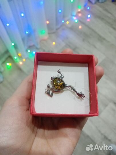 Брошь серебро янтарь
