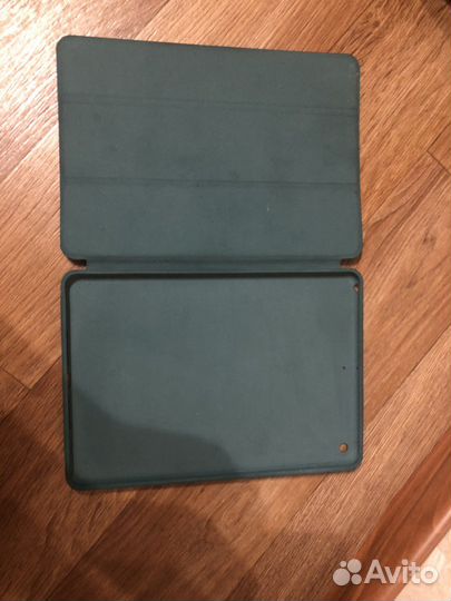 Чехлы на iPad 10.2