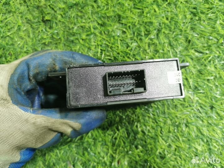 Блок управления стеклоочистителем на Лада Приора