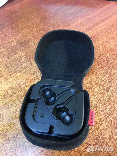 Чехол для наушников Sony