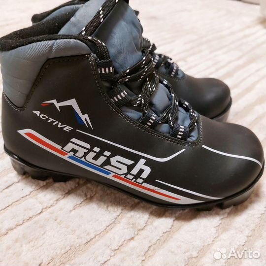 Лыжные ботинки