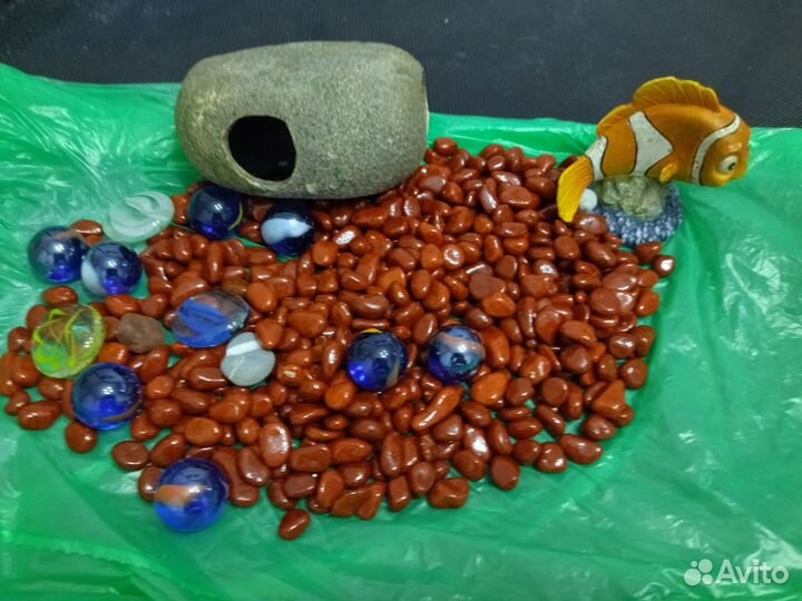 Грунт для аквариума + рыбка