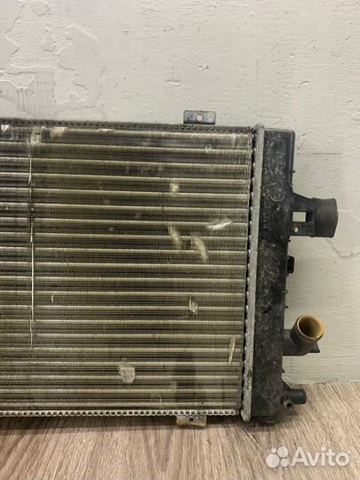 Радиатор двс Opel Zafira B Z19DTH