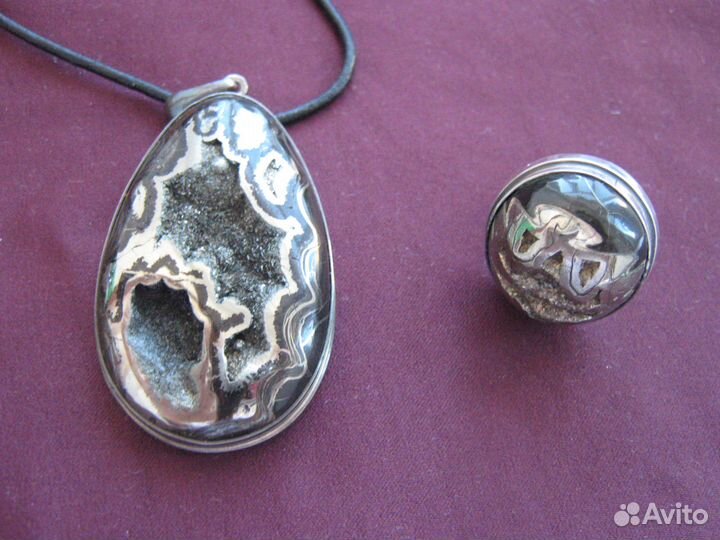 Кольцо и подвеска