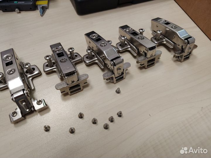 Петли hettich для установки на алюминиевые рамки