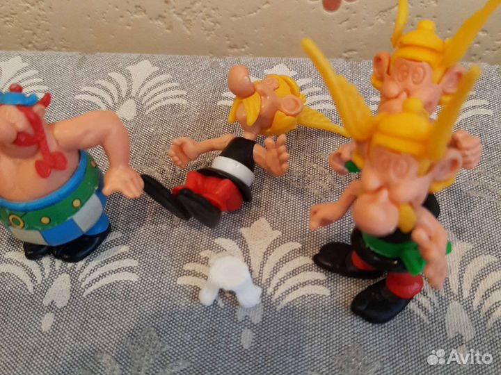 Игрушки из киндера