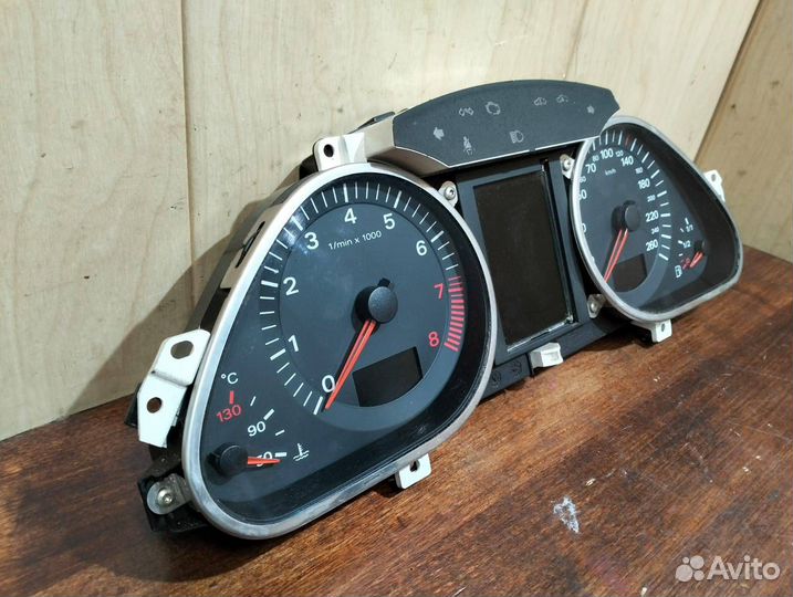 Панель приборов Audi A6 C6 Щиток приборов комбинац