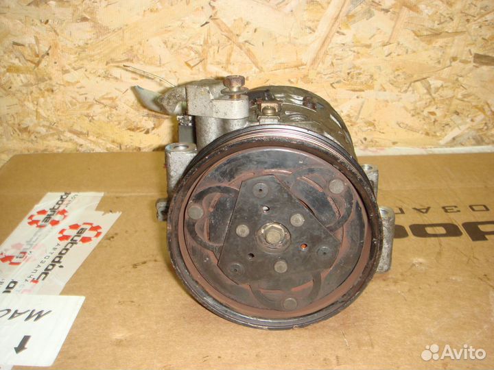 Ниссан micra II Компрессор кондиционера