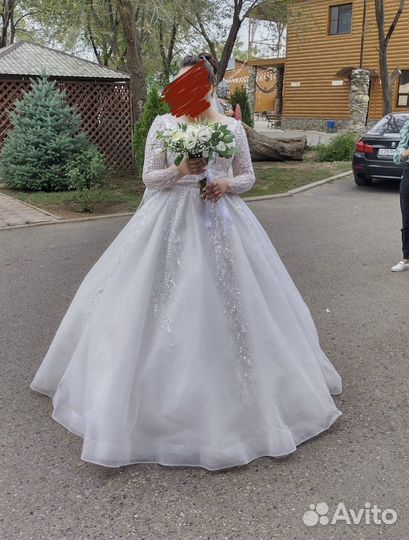 Свадебное платье