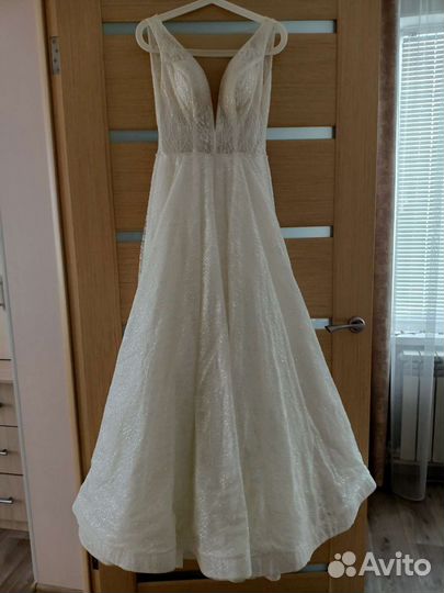 Свадебное платье с фатой