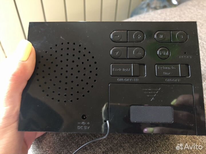 Часы-проектор Tesler CR-320