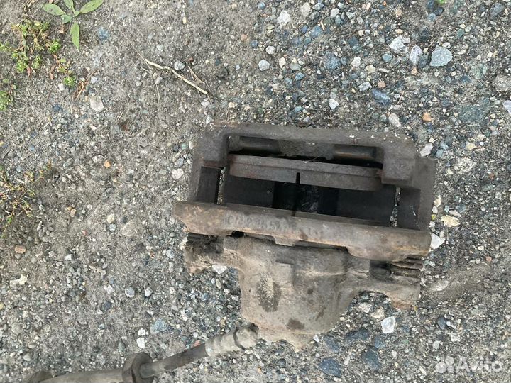 Суппорта передние volvo 740