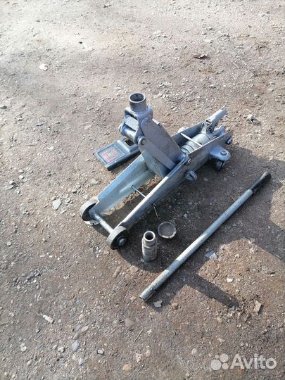 Домкрат гидравлический подкатной 3 т