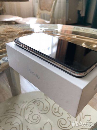 Телефон iPhone X 64gb