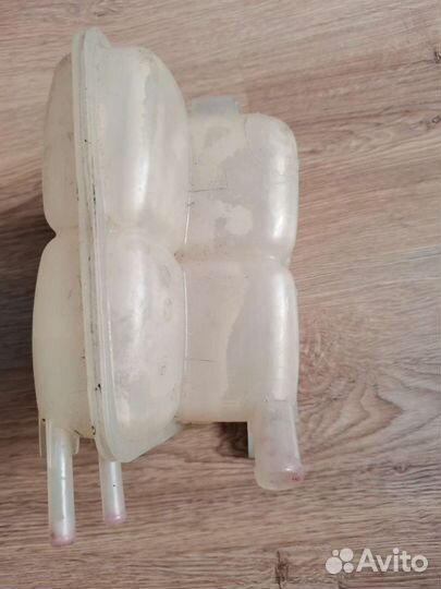 Бочок омывателя ford