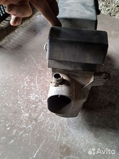 Корпус воздушного фильтра Mercedes W140