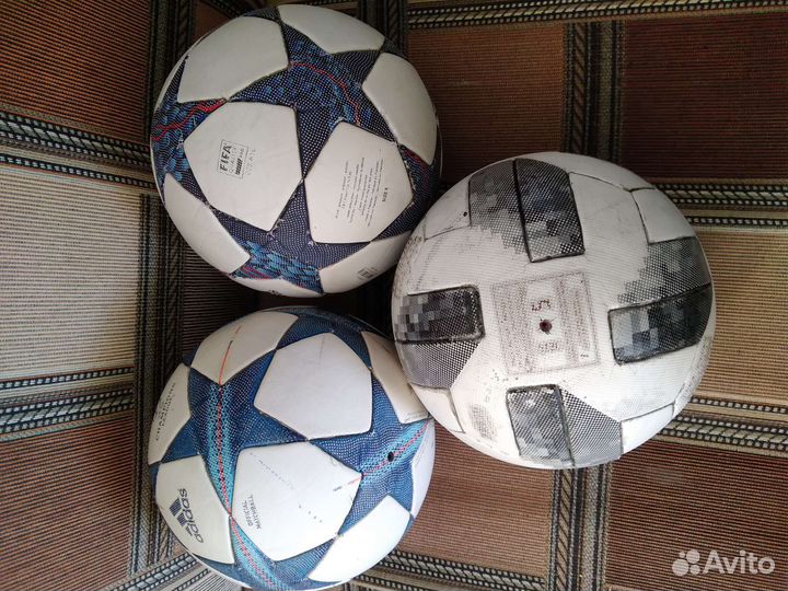 Футбольный мяч adidas