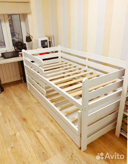 Кровать выдвижная из массива бука