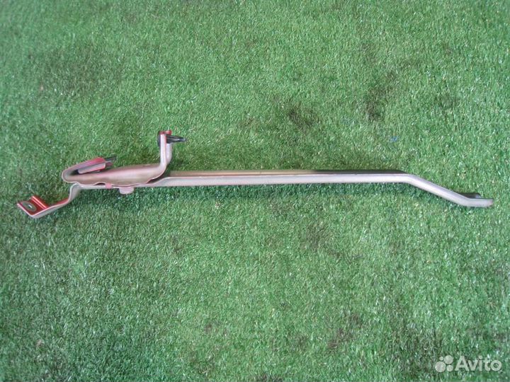 Кронштейн замка капота Toyota Auris E18 2015