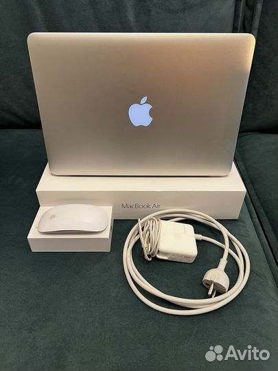 Apple MacBook Air 13 8Gb/128SSD silver как новый