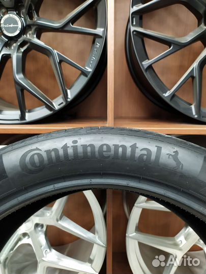 Continental ContiPremiumContact 6 275/40 R22 и 315/35 R22 114Y