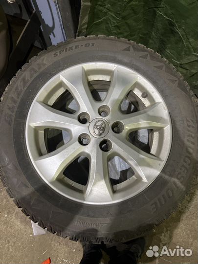 Bridgestone Blizzak Spike-01 215/60 R16