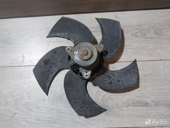 Вентилятор охлаждения правый Nissan Primera P12