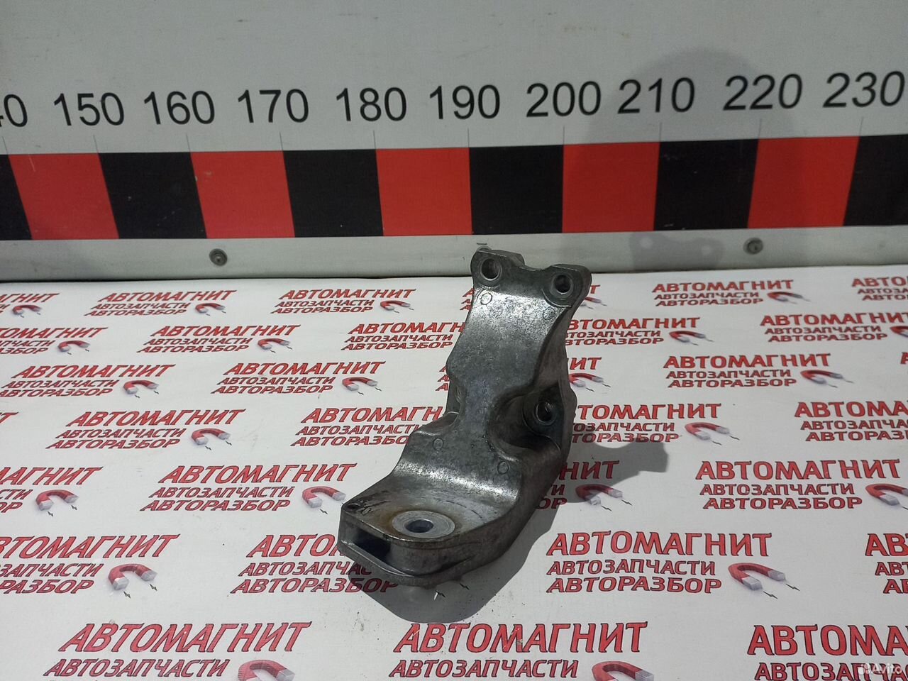 Кронштейн двигателя левый Форд Мустанг 6 2.3 14-23