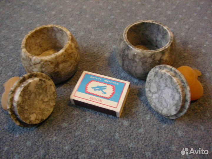 Мраморные чернильницы с крышкой