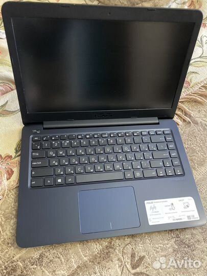 Ноутбук asus E402Y