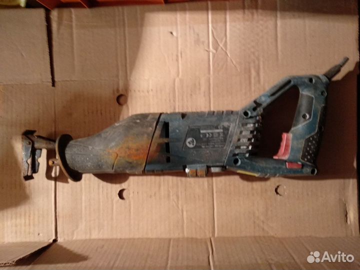 Сабельная пила Bosch GSA1100E на запчасти