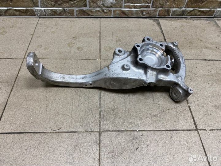 Цапфа/кулак поворотный передний левый Mercedes-Ben