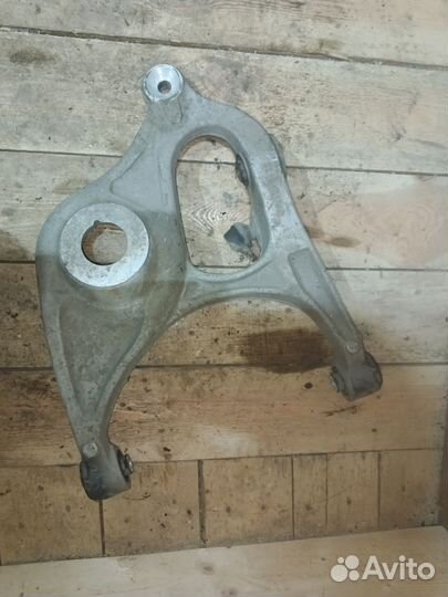 Рычаг задний левый Jeep Grand Cherokee WK2