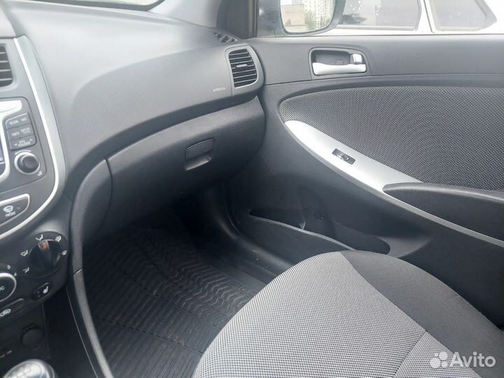 Hyundai Solaris 1.4 МТ, 2012, 137 000 км