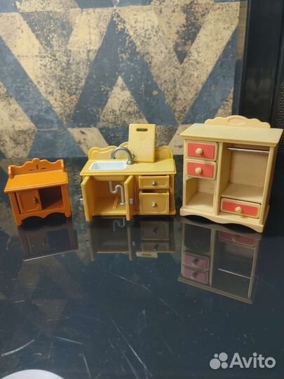 Мебель для кукольного домика