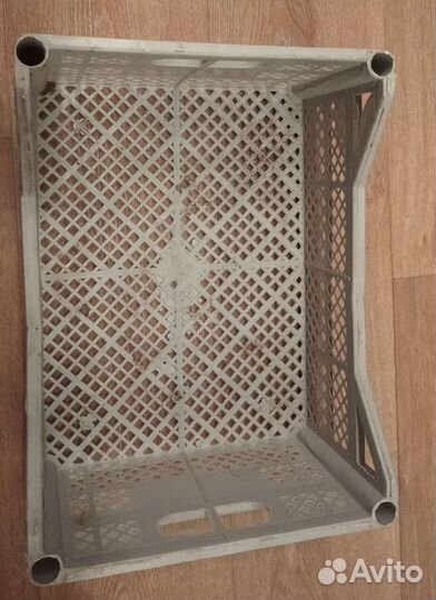 Пластмассовые ящики разных размеров