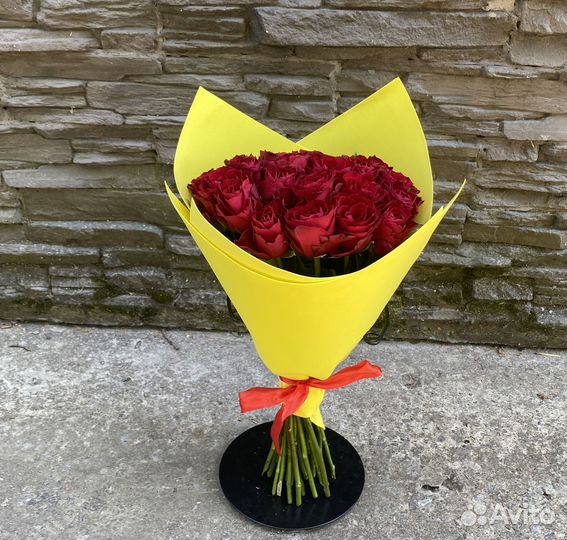 Букет красных мини роз, Кения, 40см 23 шт