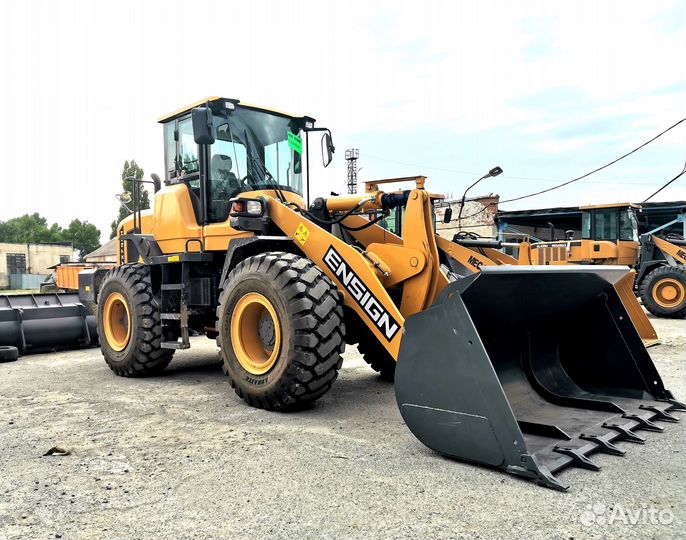 Фронтальный погрузчик Ensign YX740H, 2023