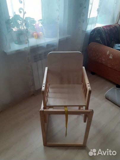 Столик для кормления и стул. 2 в 1