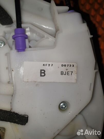 Замок двери передний левый Mazda 3 BM