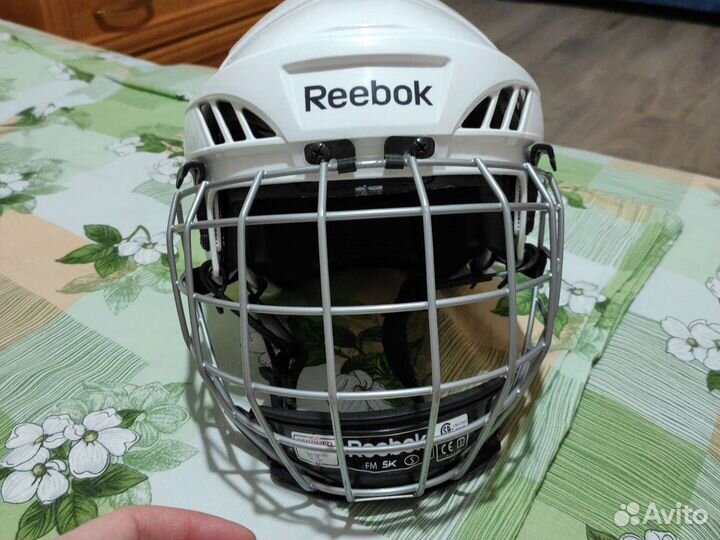Шлем хоккейный reebok