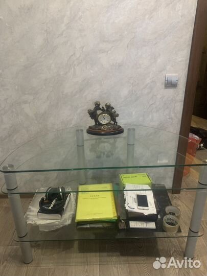 Стеклянная тумба под тв