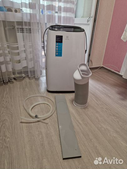 Мобильный кондиционер Electrolux eacm-10HR/N3