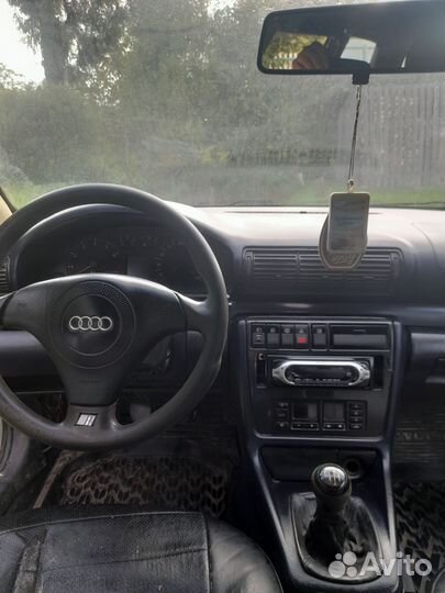 Audi A4 1.8 МТ, 1998, 720 000 км