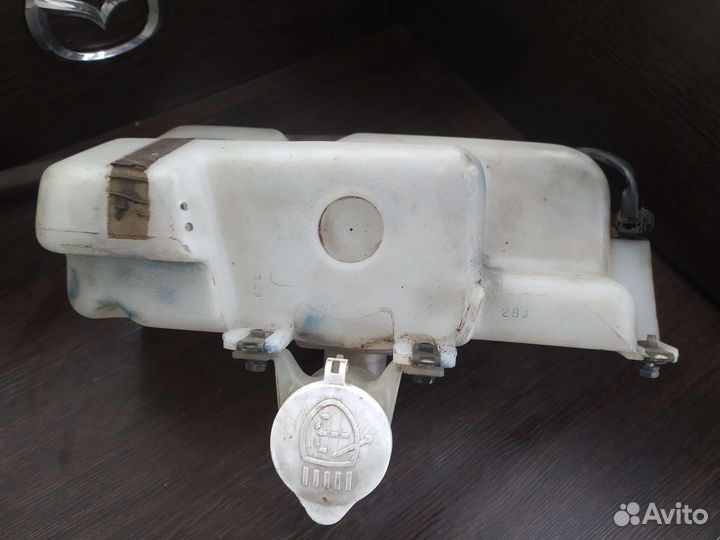 Бачок омывателя фар Mitsubishi Pajero 2