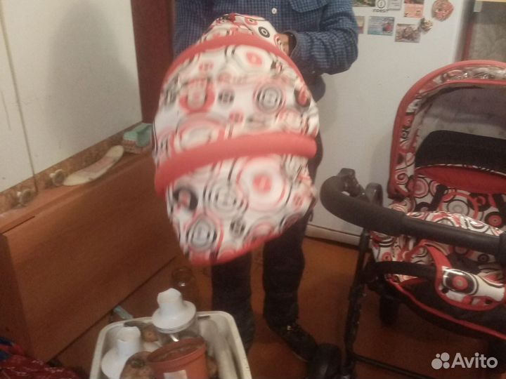 Прогулочная коляска