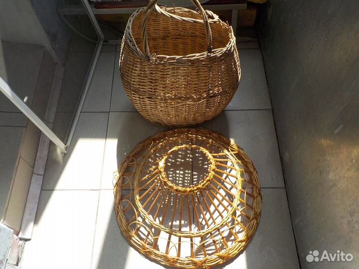 Старые плетеные предметы абажур корзины лоза