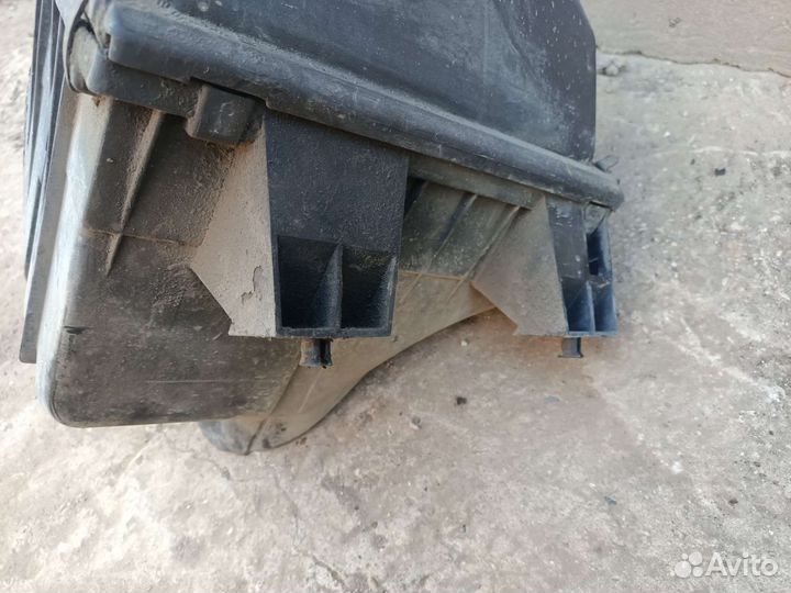 Корпус воздушного фильтра Audi A6 C5