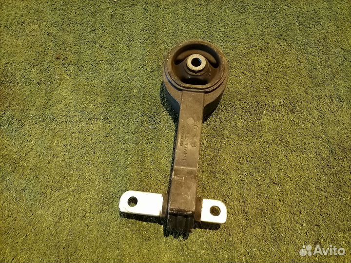 Опора двигателя (подушка двс) правая 50880-SNA-A81